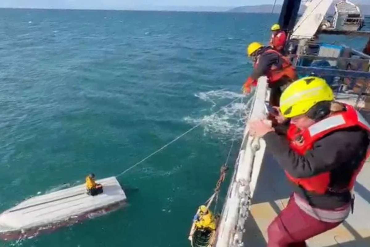 Αλάσκα: 15χρονος επέζησε δύο ημέρες πάνω σε αναποδογυρισμένη βάρκα