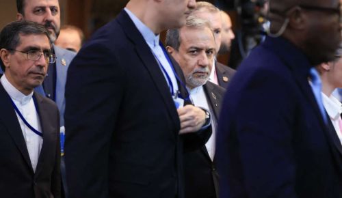 Η Νέα Υόρκη γίνεται «τελευταία γέφυρα»: Άραβες μεσολαβητές πιέζουν για τετ-α-τετ ΗΠΑ–Ιράν