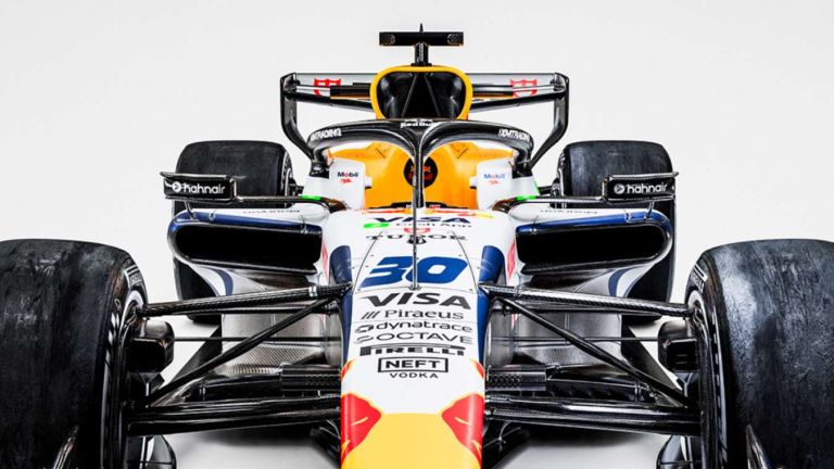 Η Πειραιώς «γράφει ιστορία» στη Monza, δίπλα στη Visa Cash App Racing Bulls