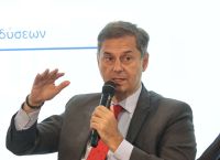 Θεοχάρης: €6,9 δισ. ξένες επενδύσεις – Το σχέδιο για +40% εξωστρέφεια έως το 2030