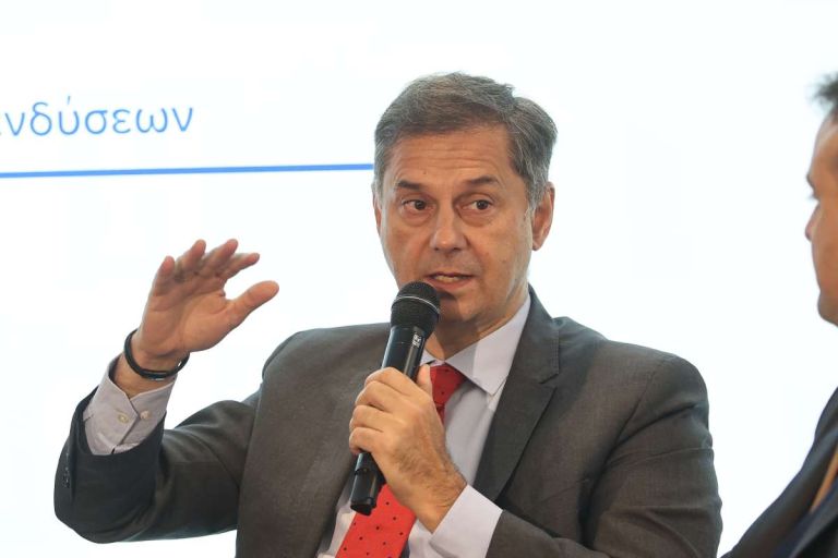 Θεοχάρης: €6,9 δισ. ξένες επενδύσεις – Το σχέδιο για +40% εξωστρέφεια έως το 2030