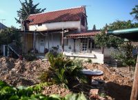 Τυλιγμένα σε νάιλον στο υπόγειο του σπιτιού βρέθηκαν τα οστά της ηλικιωμένης στον Μαραθώνα