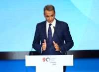 ΔΕΘ: Ο Μητσοτάκης μοιράζει την τράπουλα – Ποιοι παίρνουν 400€, 500€, μηδενικό φόρο και σπίτι