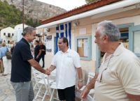 Υποδοχή Μητσοτάκη στο Καστελλόριζο: Μίλησε με πολίτες-Θα πραγματοποιήσει τριήμερη επίσκεψη