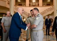 Δένδιας Κάιρο:Η Αίγυπτος «κλειδώνει» στον άξονα Αθήνας–Λευκωσίας–Άμυνα, Ανατολική Μεσόγειος και νέα ισορροπία
