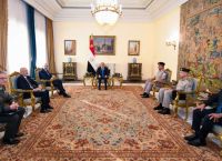 Δένδιας Κάιρο:Η Αίγυπτος «κλειδώνει» στον άξονα Αθήνας–Λευκωσίας–Άμυνα, Ανατολική Μεσόγειος και νέα ισορροπία