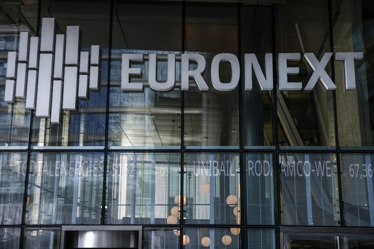 Euronext: Μείωση 7% στις Scope 1 και 2 εκπομπές – Στο 10% ο «πράσινος» τζίρος βάσει EU Taxonomy