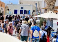 Τουρισμός: Πάνω από 20 εκατ. επισκέπτες στο 7μηνο – Έσοδα 13,5 δισ. ευρώ