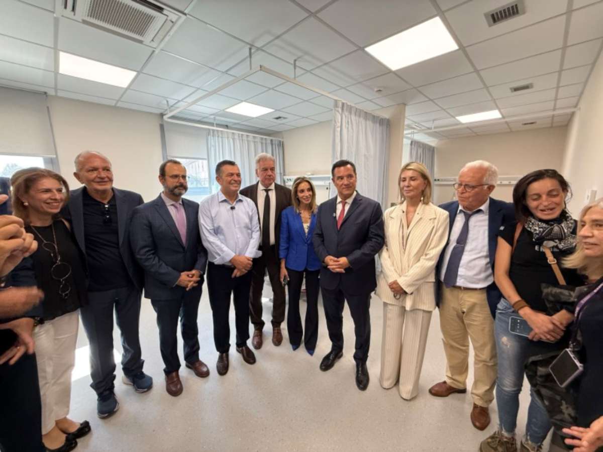Άδωνις στον Βόλο: Τους «τρόλαρε» με το «Εμπρός λαέ»–Και μετά τους απάντησε με €31 εκατ. και 822 εργαζομένους