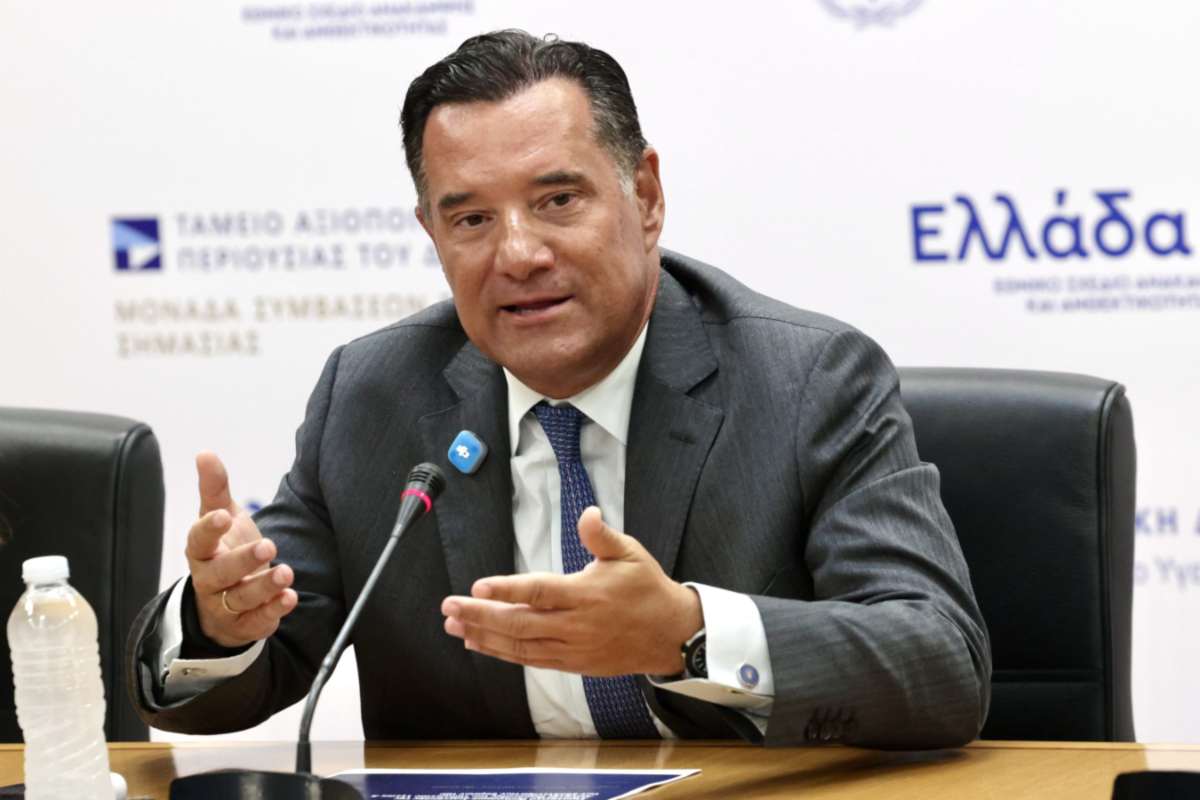 Άδωνις: Δεν είναι το MEGA, η Καρυστιανού ή το ξυλόλιο–«Οι κομπογιαννίτες μάς ενοχλούν μόνο όπου συμφέρει;»