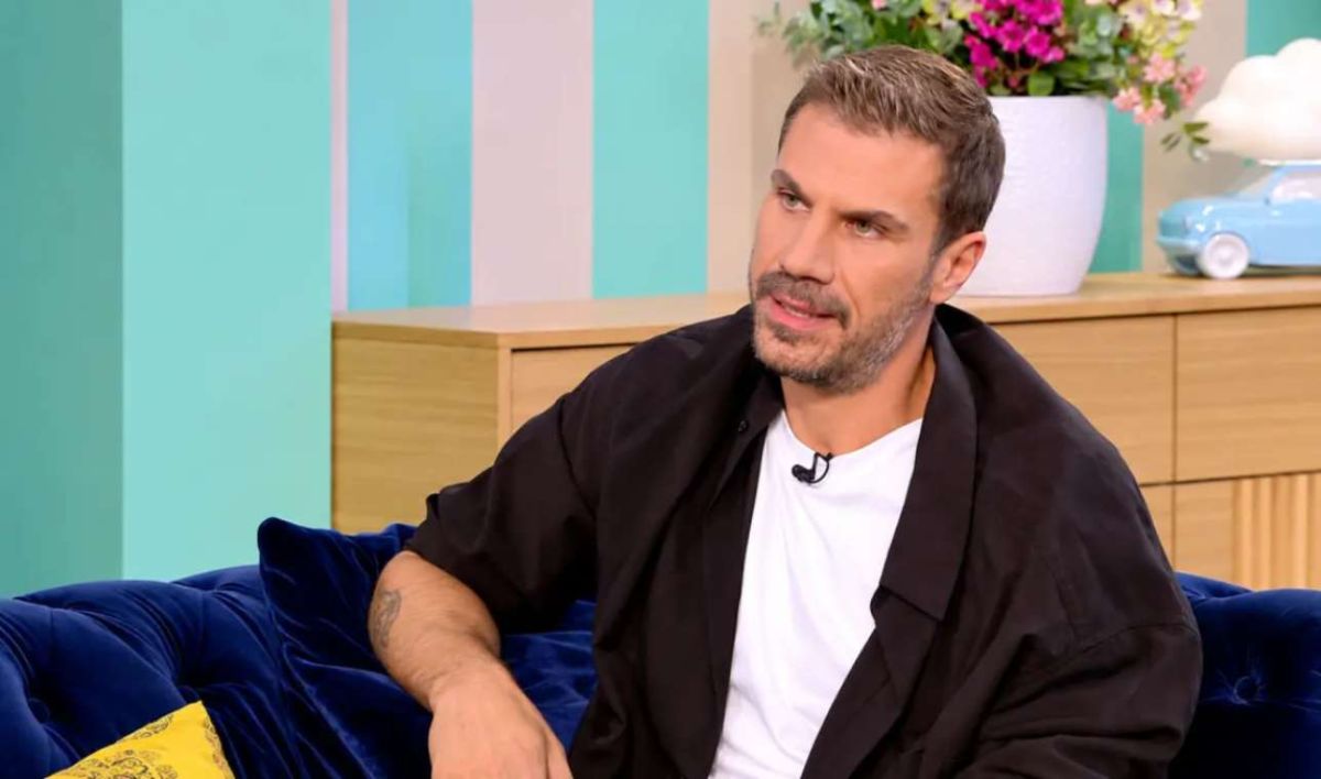 Άκης Πετρετζίκης: «Τα έκλεισα όλα»–Η εξομολόγηση που αιφνιδίασε και η αποκάλυψη για την οικογένειά του!