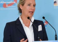 AfD: Το 44% τρομάζει το Βερολίνο – Οι δύο κάλπες που μπορούν να γονατίσουν τον Μερτς