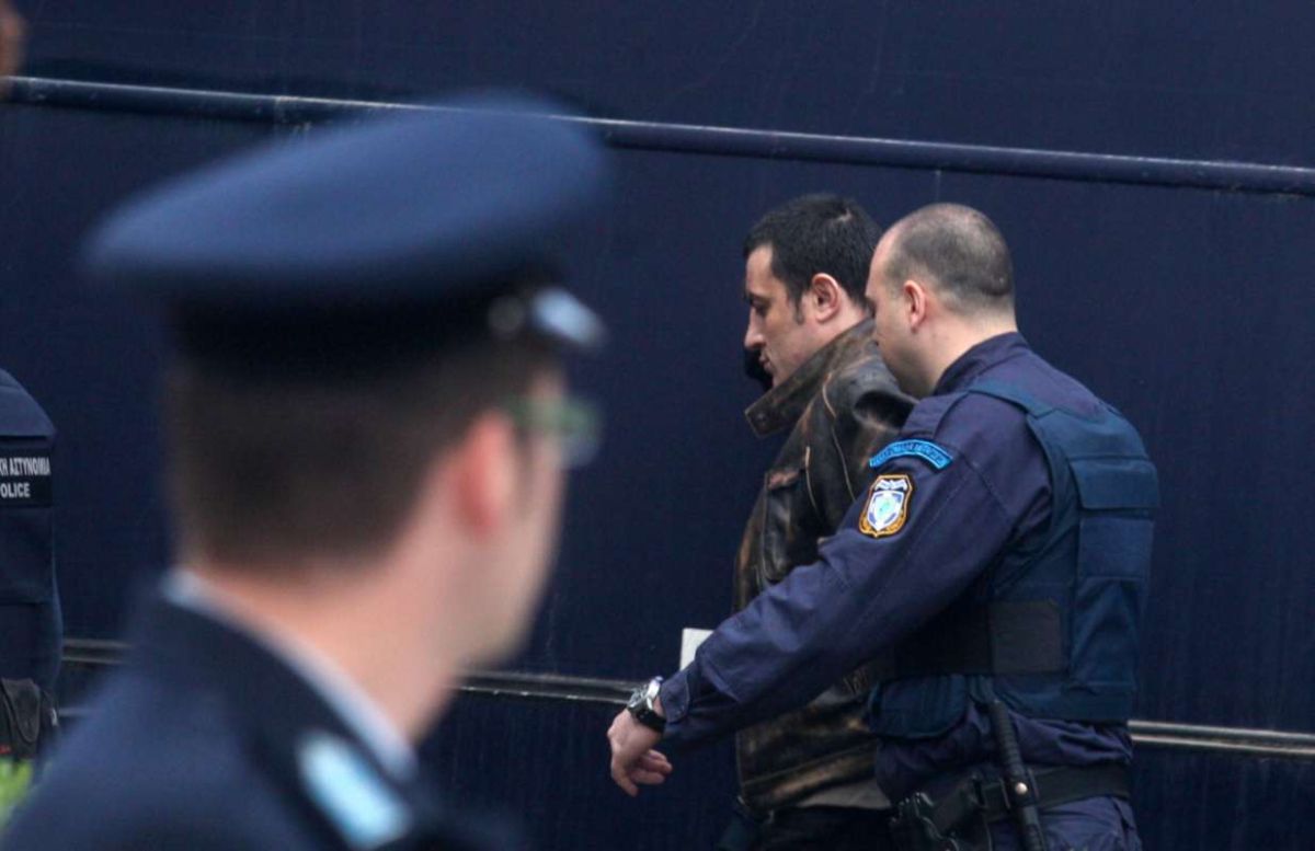 Άφαντος ο Αλκέτ Ριζάι: Ανθρωποκυνηγητό για τον βαρυποινίτη – Οι 17 άδειες και οι πυροβολισμοί