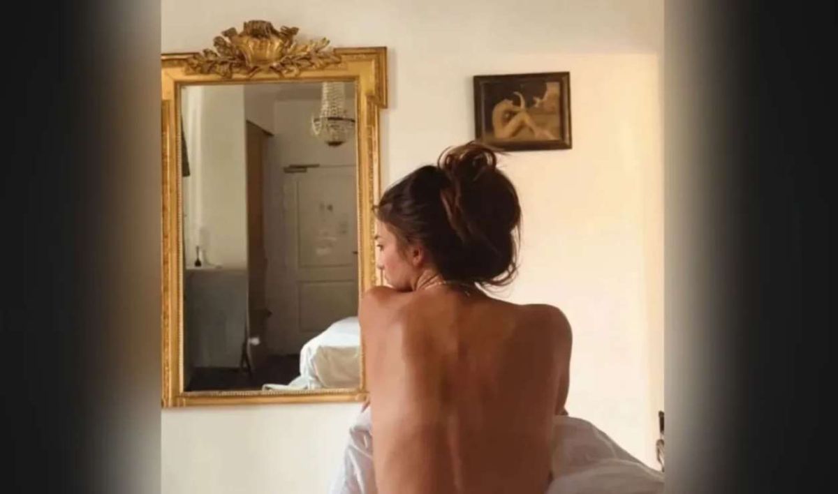 Αναστασία Παντούση: Πόζαρε τόπλες και το Instagram πήρε «φωτιά»–Δείτε εικόνες που αποθέωσαν οι followers της