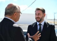 Ανδρουλάκης από Σαντορίνη: «Τα λεφτά των νησιών να επιστρέφουν στα νησιά» – Το σχέδιο για ΦΠΑ και Κυκλάδες