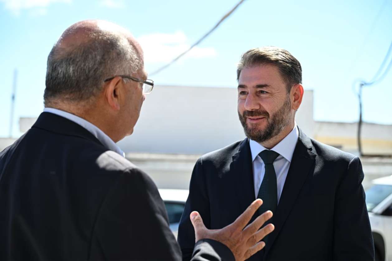 Ανδρουλάκης από Σαντορίνη: «Τα λεφτά των νησιών να επιστρέφουν στα νησιά» – Το σχέδιο για ΦΠΑ και Κυκλάδες