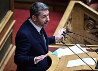 Androulakis Fires at Tsipras and Mitsotakis: “Same Factory Settings”