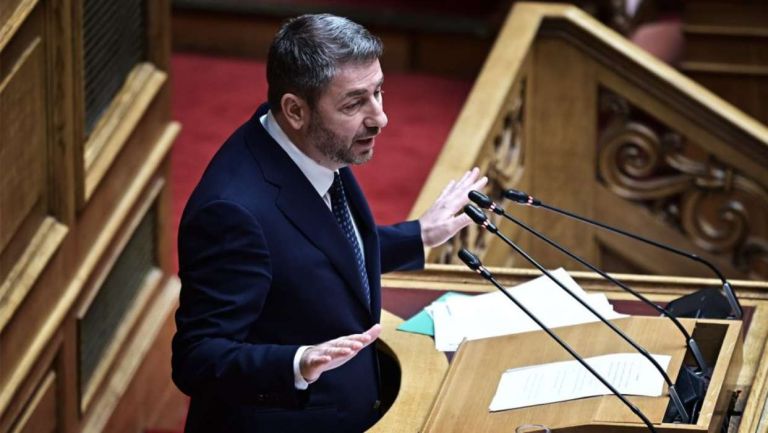 Androulakis Fires at Tsipras and Mitsotakis: “Same Factory Settings”