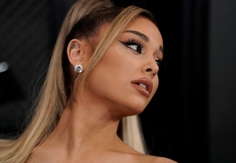 Ariana Grande: Λύγισε στο φινάλε της περιοδείας της στο Λονδίνο