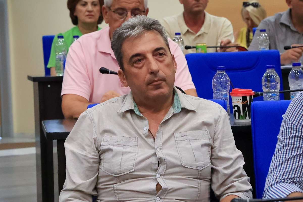 Δίκη Τέμπη: «Ήρθε ένα φέρετρο κλειστό, χωρίς έγγραφα–Έτσι κάναμε την κηδεία»–Συγκλονίζει η κατάθεση Ασλανίδη