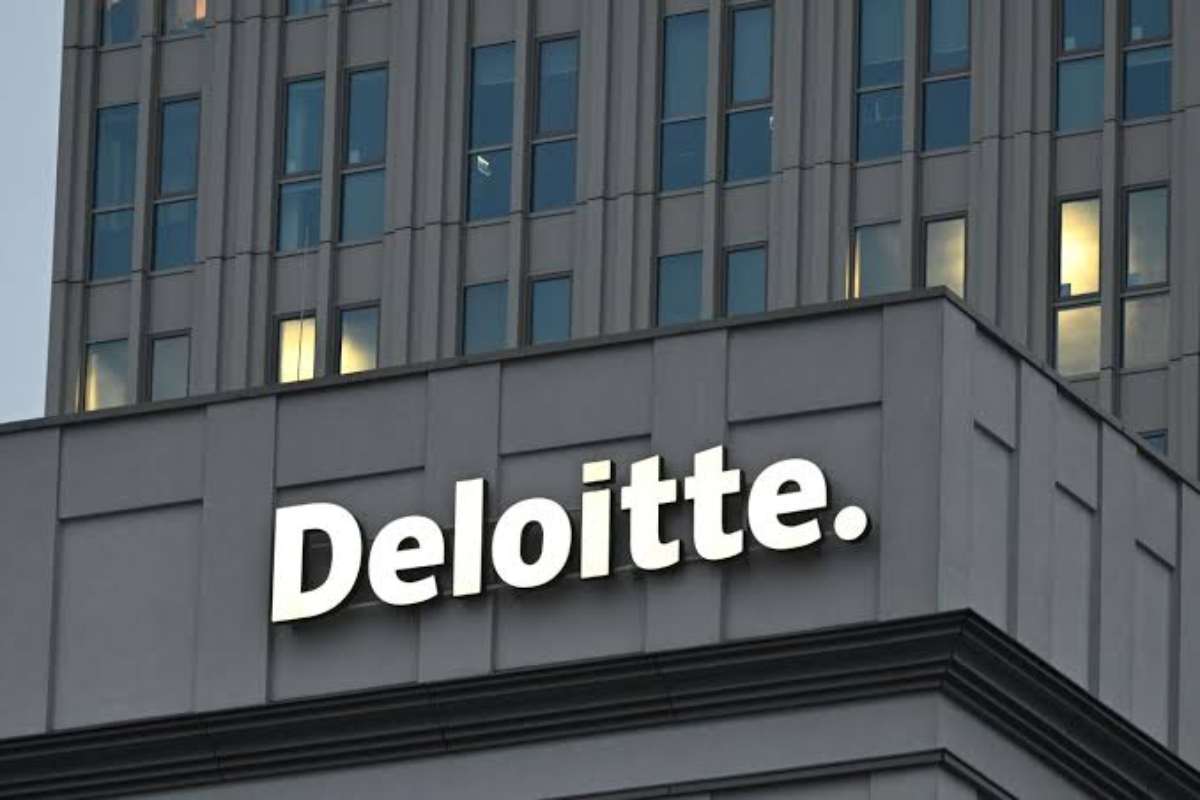 Deloitte: Partners στα £1,13 εκατ. ενώ κόβονται 1.000 θέσεις – Η AI αλλάζει τους Big Four