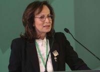 Διαμαντοπούλου: «Ψηφίζεις ΠΑΣΟΚ, σου βγαίνει ΠΑΣΟΚ» – «Εμείς ή αυτοί» και «Μητσοτάκης ή χάος» είναι διχαστικά