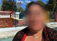 Ξεσπούν γονείς κατά της διευθύντριας στα Άνω Λιόσια: «Έχει τον ρατσισμό μέσα της– Μία δεύτερη Λατινοπούλου»