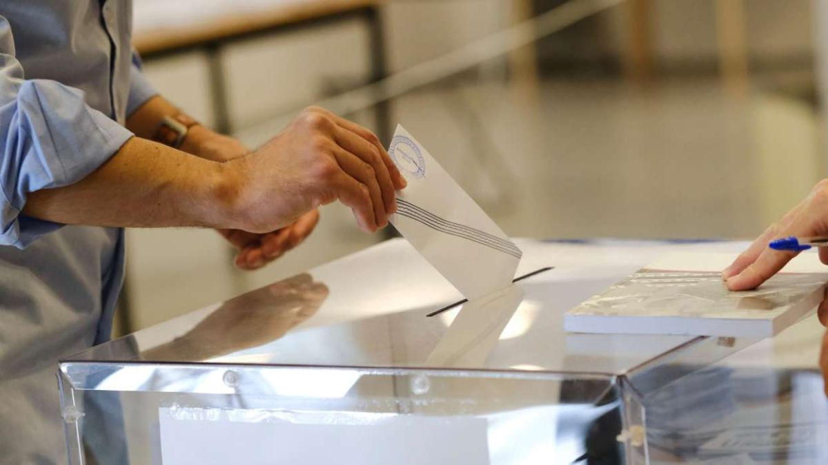 Pulse: Στο 26,5% η ΝΔ – Το 32% των «πρώην» ψηφοφόρων της κοιτάζει προς κόμμα Σαμαρά