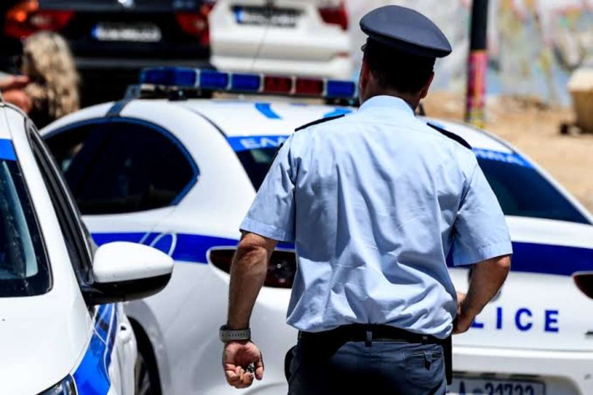 Πυροβολισμοί στην Ανάβυσσο: Συναγερμός έξω από beach bar – Βρέθηκαν κάλυκες και ίχνη αίματος