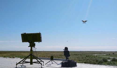 ΕΛΒΟ: €40 εκατ. για drones και anti-drone – Η Σίνδος θέλει να γίνει αμυντικός κόμβος της Νότιας Ευρώπης