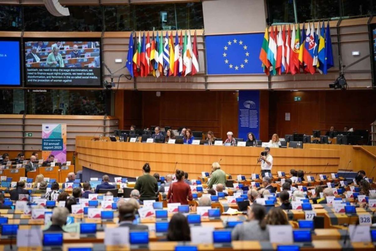Βρυξέλλες προς Αθήνα: Οι «κίτρινες κάρτες» που δείχνουν το πραγματικό πρόβλημα της Ελλάδας με την Ευρώπη