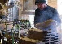 «Made in Europe» ή ανοιχτή αγορά; Οι 5 μάχες που απειλούν να σπάσουν το νέο βιομηχανικό σχέδιο της ΕΕ