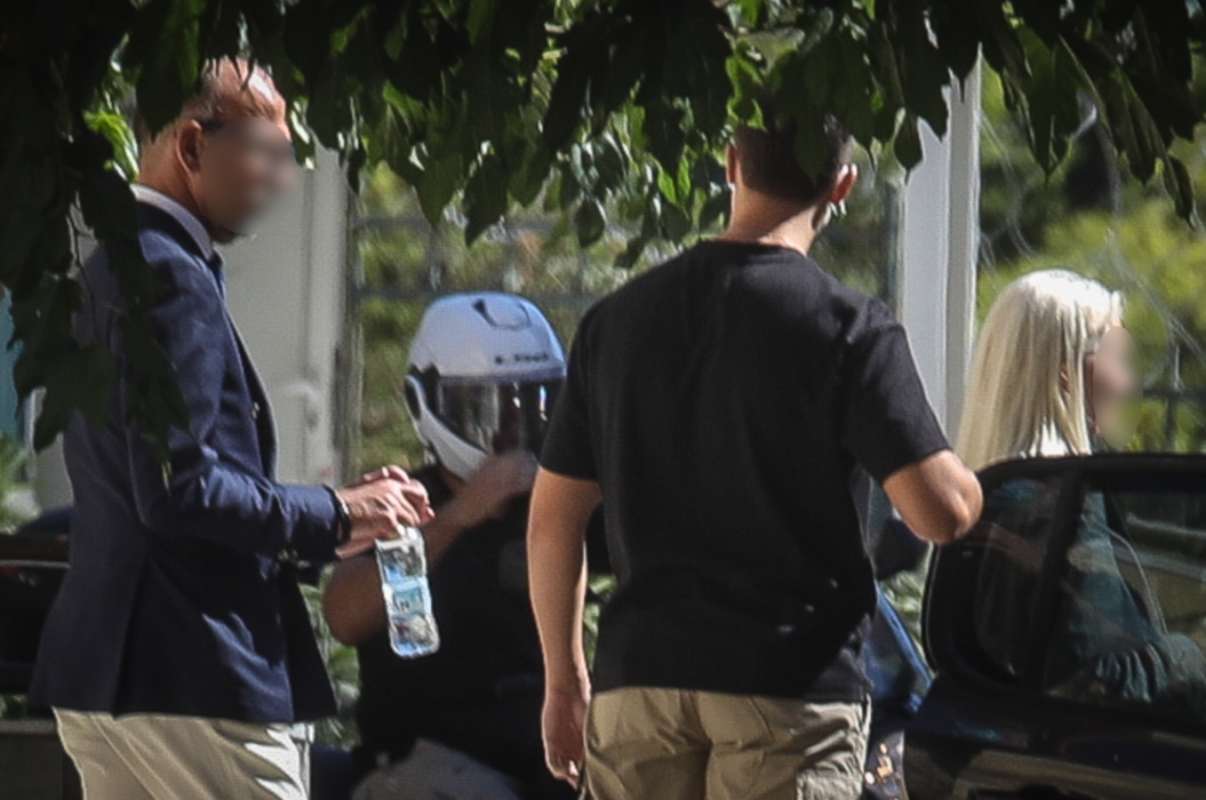 Μαζωνάκης: «Έχω άνδρα λιπόθυμο, πιθανόν χωρίς ζωτικά σημεία» – Το τηλεφώνημα στο ΕΚΑΒ