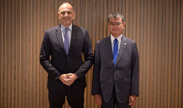 Γεραπετρίτης και Τάρο Κόνο συζήτησαν για Ελλάδα και Ιαπωνία στη ΔΕΘ