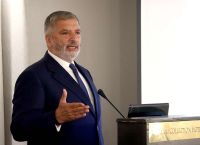 Πατούλης: «Υποψιάζομαι ότι υπάρχει προστασία» – Ζητά να ανοίξουν πελατολόγιο, συνταγές και παραπομπές γιατρών