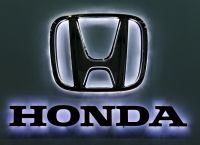 Toyota και Honda στη «μέγγενη» των δασμών Τραμπ – Απειλή για 427.000 θέσεις