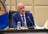 Δένδιας: Η Ελλάδα περνά από την αγορά όπλων στην παραγωγή – 15.000 drones τον χρόνο από το 2026