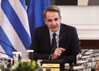 Ο Μητσοτάκης βάζει «κόφτη» στους servicers: Πρόστιμο €500.000 και 5 δόσεις πίσω στον δανειολήπτη