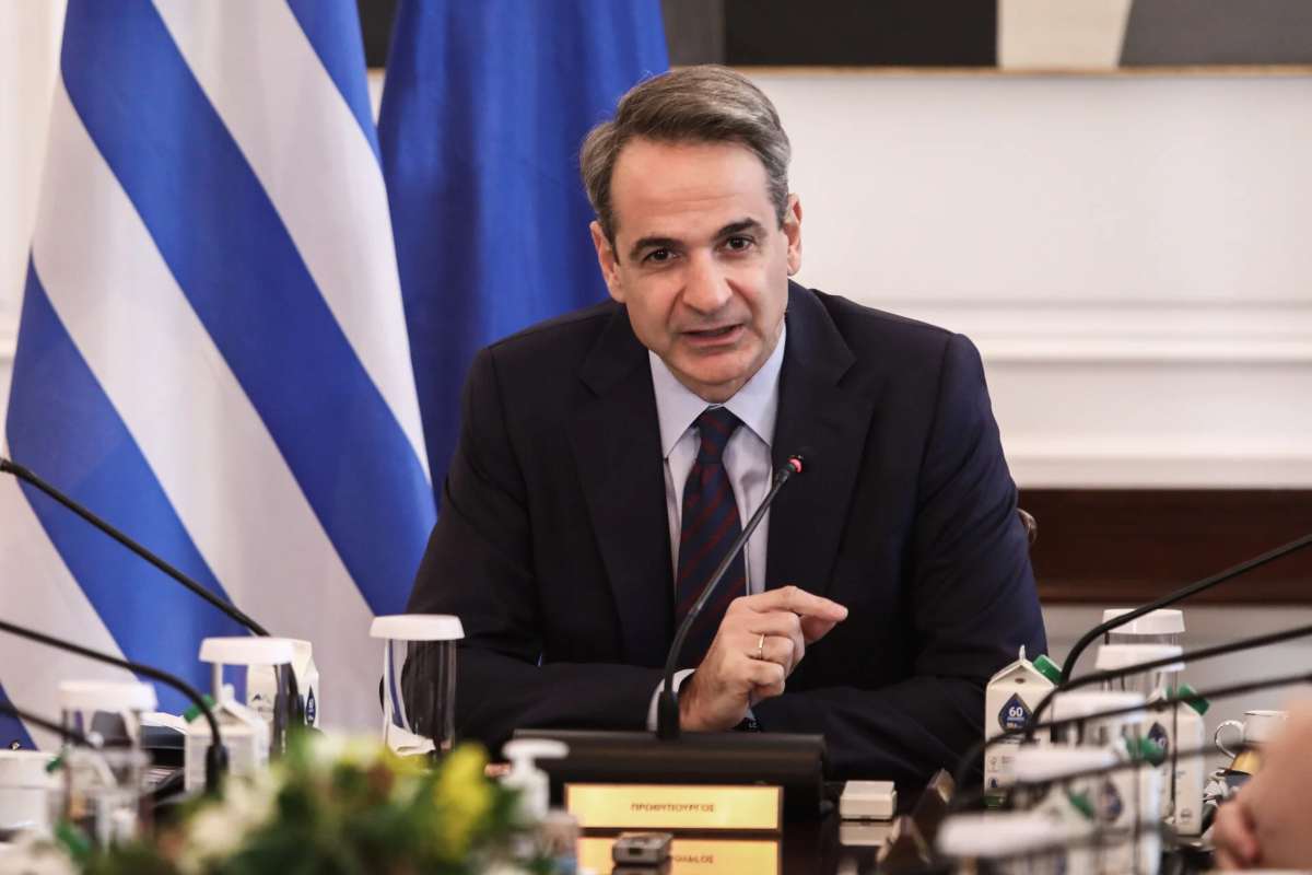 Ο Μητσοτάκης βάζει «κόφτη» στους servicers: Πρόστιμο €500.000 και 5 δόσεις πίσω στον δανειολήπτη