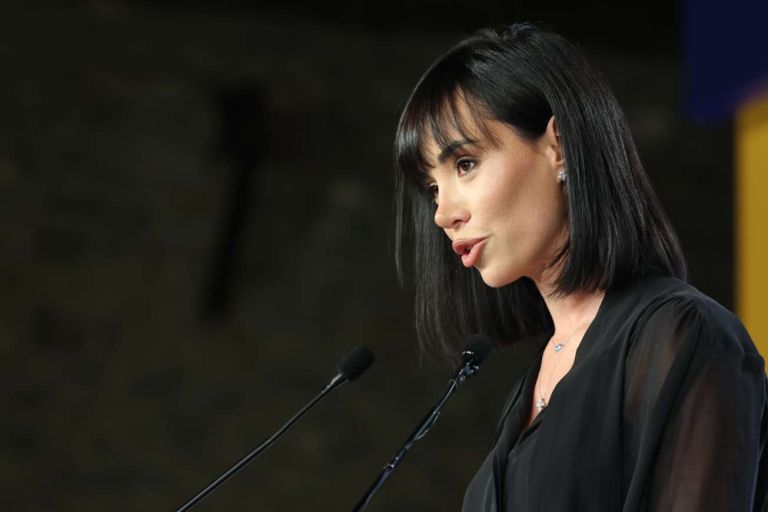 Κυβέλη Μάρδα: Η γυναίκα που προλόγισε τον Τσίπρα – Η πορεία, ο πολιτικός πατέρας και ο ΠΑΟΚ