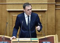 Μάντζος «χτυπά» Τσίπρα: «Βολικό ταγκό με τον Μητσοτάκη» – «Πολιτική αλλαγή δεν γίνεται μόνο με το εγώ»