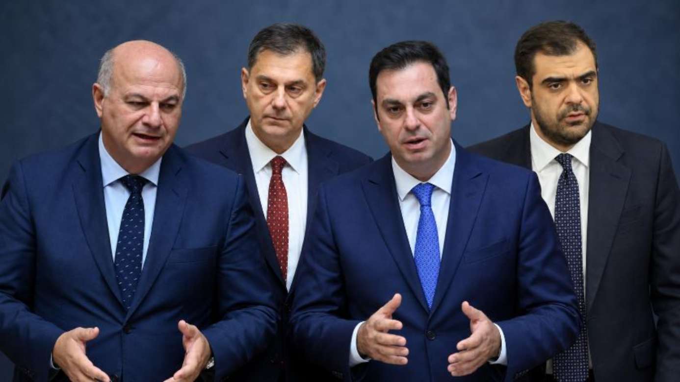 Τέσσερις «γαλάζιες» ατάκες ανάβουν φωτιές στο Μαξίμου – Το δύσκολο παιχνίδι στα δεξιά