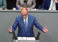 Μερτς κατά AfD για «εθνοκάθαρση» στη θυελλώδη μάχη στο Μπούντεσταγκ
