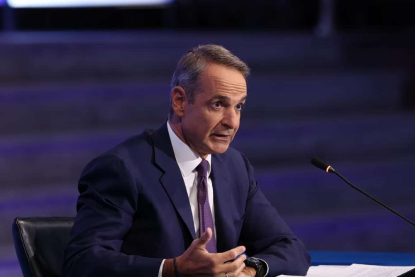 Τριπλή επίθεση στον Μητσοτάκη: «Μπαλώματα», ΕΦΚ και δύσκολα ερωτήματα για Κάσο.