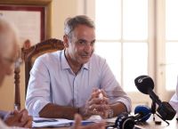 Μητσοτάκης από Καστελλόριζο: «Δεν δεχόμαστε απειλές» – €5.000 για όσους μένουν στο νησί