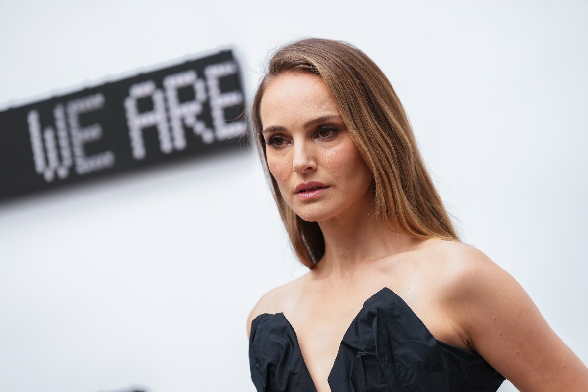 Natalie Portman: Το βιβλίο που «φωτογραφίζει» τη ζωή της και άναψε φωτιές