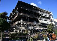 Νέα Ιωνία: Μεγάλη φωτιά σε καφετέρια επεκτάθηκε σε πολυκατοικία –«Περάσαμε μέσα από τις φλόγες», λένε ένοικοι