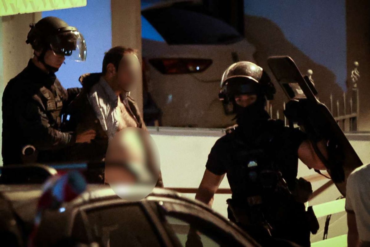 Νίκαια:«Θα σε πάρω μαζί μου,θα φύγω κι εγώ από τη ζωή»–Τι λέει η 44χρονη για τον άνδρα που την κρατούσε όμηρο