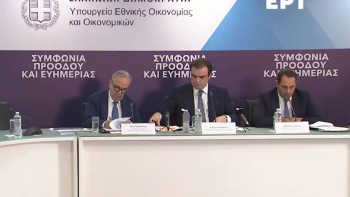 «Κουμπαράς» για τα παιδιά: Η μεγάλη ευκαιρία των ασφαλιστικών – Πώς μπορεί να «κλειδώσει» τις καταβολές
