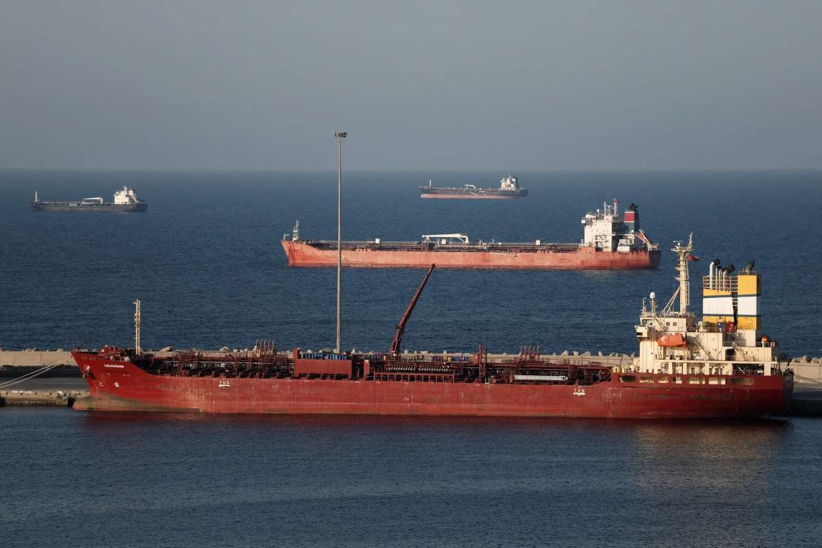 Harel: Από τα Στενά Ορμούζ στα επιτόκια – Το πετρέλαιο αλλάζει ξανά τις αγορές